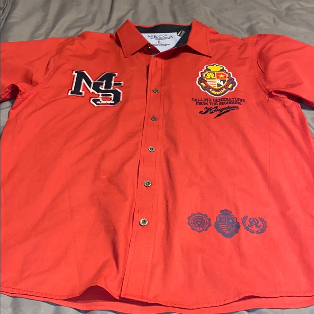 Men’s button down short sleeve
